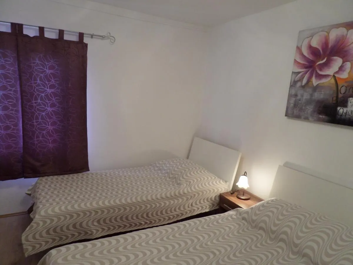 Apartment Apartmani Mirko Ljubac Razanac