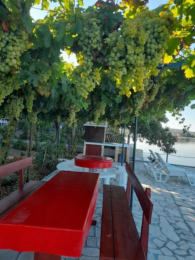 Apartmani Mirko Ljubac Razanac 0*,  Croatia