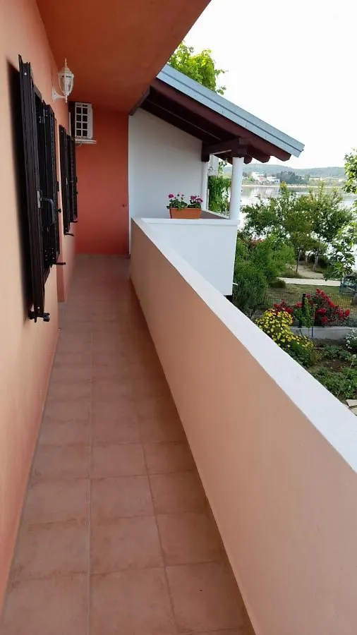 Apartment Apartmani Mirko Ljubac Razanac