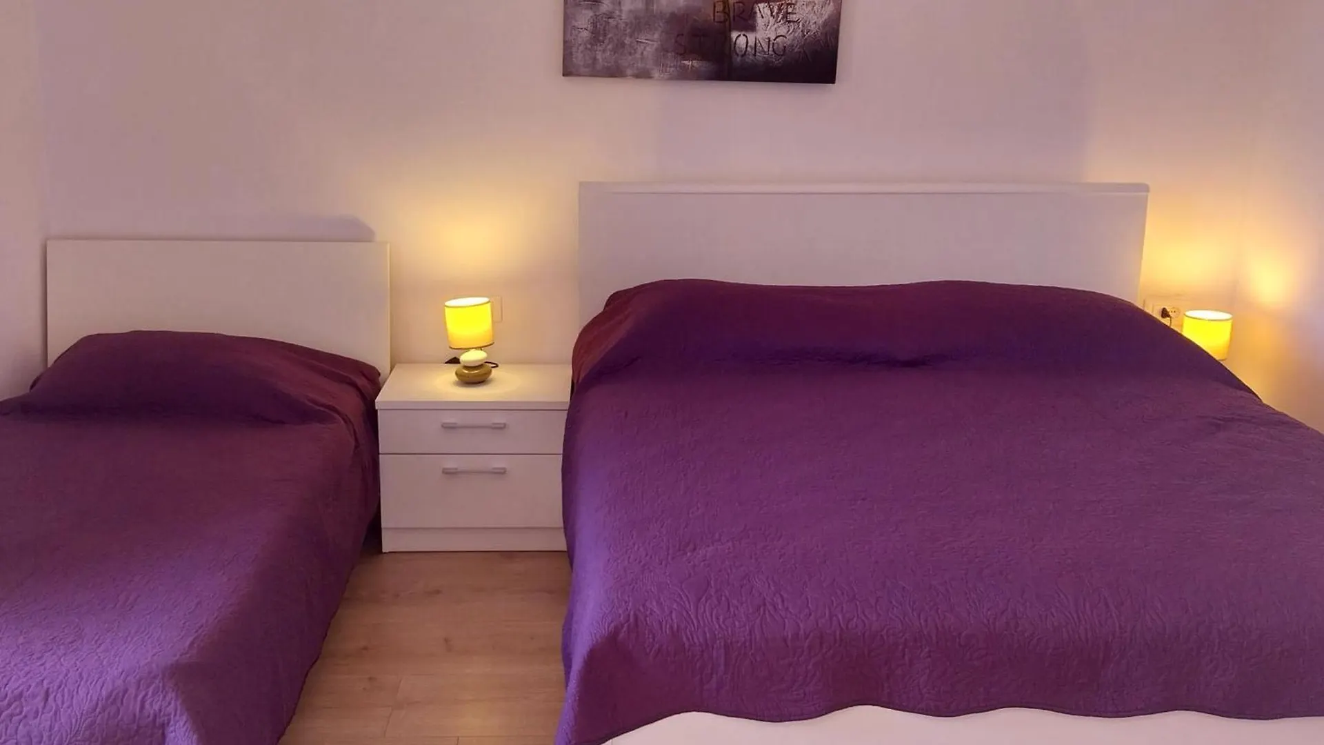 Apartmani Mirko Ljubac Ražanac 0*,