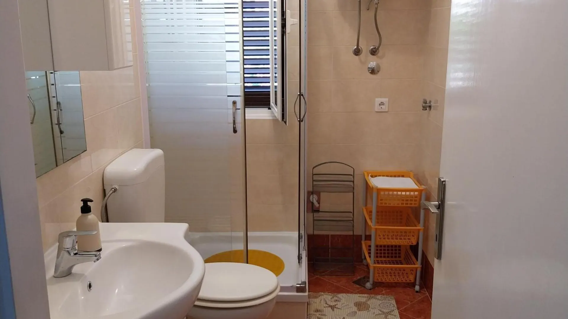 Apartament Apartmani Mirko Ljubac Ražanac